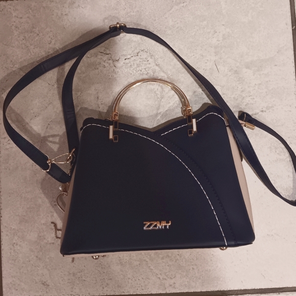 Purse - Picture 6 of 10